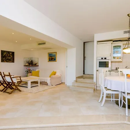 Six Bedroom With Terrace And Swimming Pool Vila Mlini