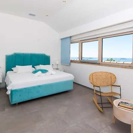 Six Bedroom With Terrace And Swimming Pool Vila Mlini