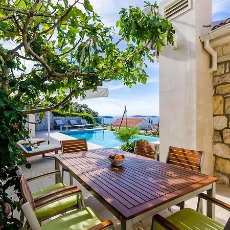 Six Bedroom With Terrace And Swimming Pool Vila Mlini