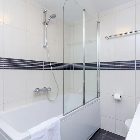 Six Bedroom With Terrace And Swimming Pool