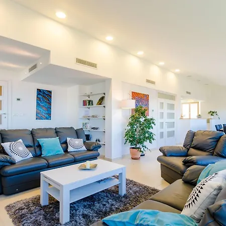 Six Bedroom With Terrace And Swimming Pool Mlini